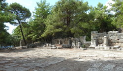 Phaselis_Platz_01.jpg