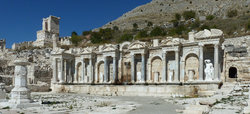 Sagalassos_Nymphäum_01.jpg