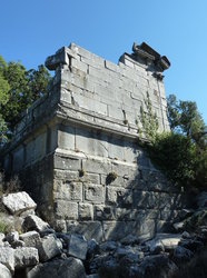 Termessos_korinthischer_Tempel_01.jpg