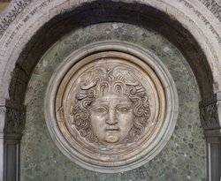 03-01_Medusa_a.jpg