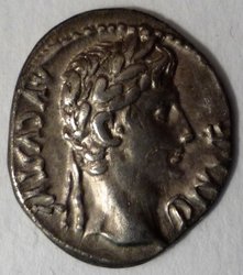 Augustus RIC 201a Av – Kopi.JPG