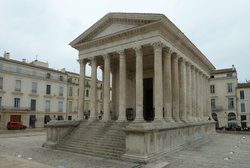 05-09_Maison_carrée.JPG