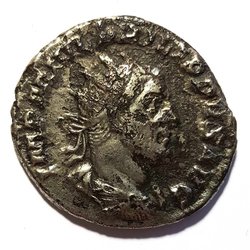 RIC 26b zu 244-249 Philippus I. Arabs av.jpg