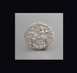 Denar Hadrian RIC 137 Var.sa. Revers.jpg