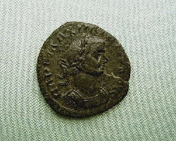 Follis Maximianus Av.jpg