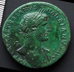 Hadrian obverse vor Azeton.jpg