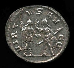 Ant. Valerianus I. C. 276 Rv. VIRTVS AVGG. Valerianus u. Gallienus gegenüber..jpg