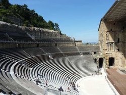 Orange_Theater_Cavea.JPG