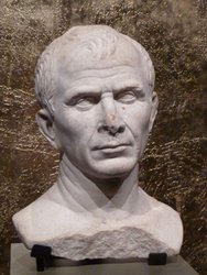 Arles_Museum_Caesar.JPG