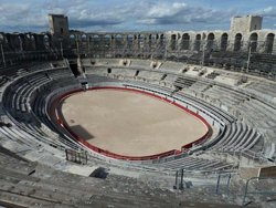 Arles_Arena_innen.JPG