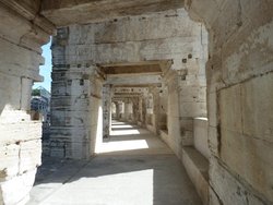 Arles_Arena_neu.JPG