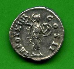 Denar Marcus Aurelius C. 762 Rv. TR POT XIIII COS II. Minerva re. gehend..jpg