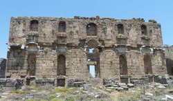 Aspendos_Akropolis03.JPG