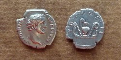 Antoninus Pius Denar TR P COS II RIC 46.jpg