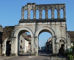 Autun_Porte d'Arroux_01c.JPG