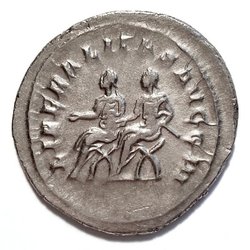 RIC 230 247-249 Philippus II. Rv.jpg