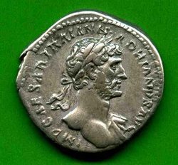 Denar Hadrianus RSC 252a Av. IMP CAESAR TRAIAN HADRIANVS AVG..jpg