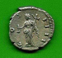 Denar Antoninus Pius C. 198 Rv. COS IIII. Vesta m. Statuette u. Schöpflöffel..jpg