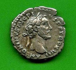 Denar Antoninus Pius C. 198 Av. ANTONINVS AVG PIVS PP TR P XVII.jpg