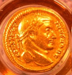Aureus beleuchtet.jpg