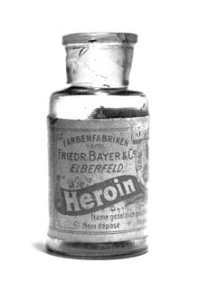 220px-Bayer_Heroin_bottle.jpg