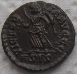 Valentinianus II. 384-387 Halb-Centenionalis 1,41g Siscia RIC 39a R.JPG