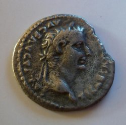 Denar Tiberius AV.JPG