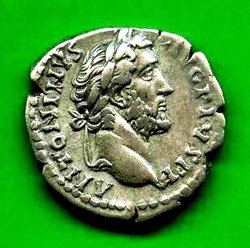 Denar Antoninus Pius RSC 490a Av. ANTONINVS AVG PIVS PP..jpg