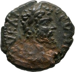 Moesia Inferior Nikopolis Sep Severus 4-Säuliger Tempel, AE17, VS.JPG