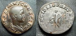 Maximus_Sesterz_PRINCIPI_IVVENTVTIS_S_C.jpg