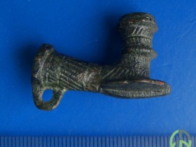 T. Opiumpfeife Profil.jpg