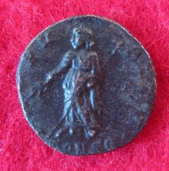 AE Follis 337-340 Konstantinopel, Off E, RIC 34 (2).JPG