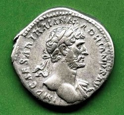Denar Hadrianus RSC 252a Av. IMP CAESAR TRAIAN HADRIANVS AVG..jpg