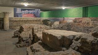 Grabungsraum unter der Konstantinbasilika Trier.jpg