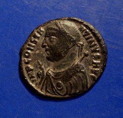 Follis Constantin I Av.jpg