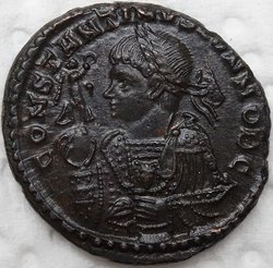 Constantinus II. 322-323 Follis 3,60g Trier RIC 382 A.JPG