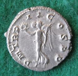 RIC 19 Antoninian 239 Rom (2).JPG