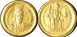 Solidus Theodosius II av-horz klein.jpg