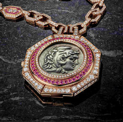 New-Luxury-Watch-Launch-Bulgari-Monete-Pendant-Watch-5_Easy-Resize.com.jpg