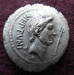 Nasidius - Sextus Pompeius AV.jpg