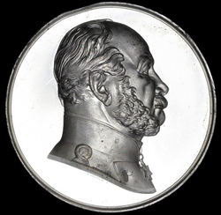Medaille - Kullrich - Auf den triumphalen Einzug des Kaisers und des Heeres in Berlin 1871 - Sommer K 72 in Zinn - AV.jpg