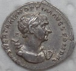 Traianus 114-117 Denar 3,46g Rom RIC 334 var A.JPG
