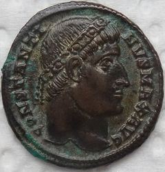Constantinus I. 327-328 Follis 3,59g Constantinopel RIC 23 A.JPG