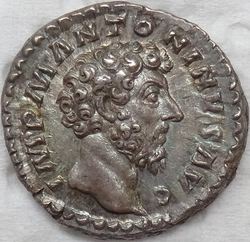 Marcus Aurelius 162-163 Denar 3,58g Rom RIC 70 A.JPG