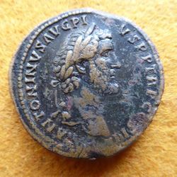 Antoninus Pius Sesterz Italia.jpg