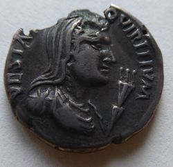 anonymer Denar Vitellius Vesta.jpg