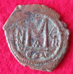 0582-0602 Mauricius Tiberius, Follis, J 7, Of.A, So 7,21 (2).JPG