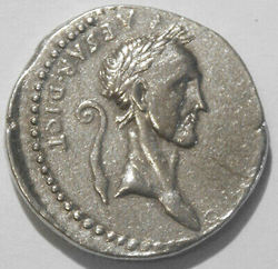 Julius-Caesar-Denar-70.jpg