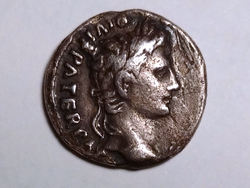 RIC_I²_Augustus_207_av.jpg