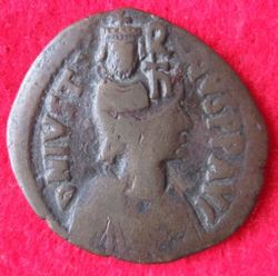 0610-0641 Heraclius, Follis Sizilien, auf Follis Justinus I. So (1).JPG